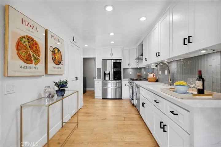 2036 Vista Cajon, Newport Beach, California 92660