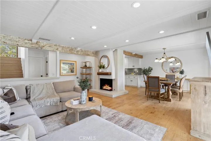 2036 Vista Cajon, Newport Beach, California 92660