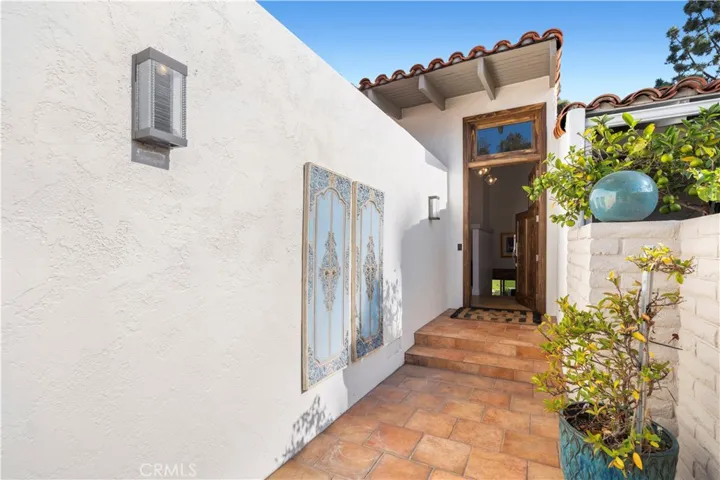 2036 Vista Cajon, Newport Beach, California 92660