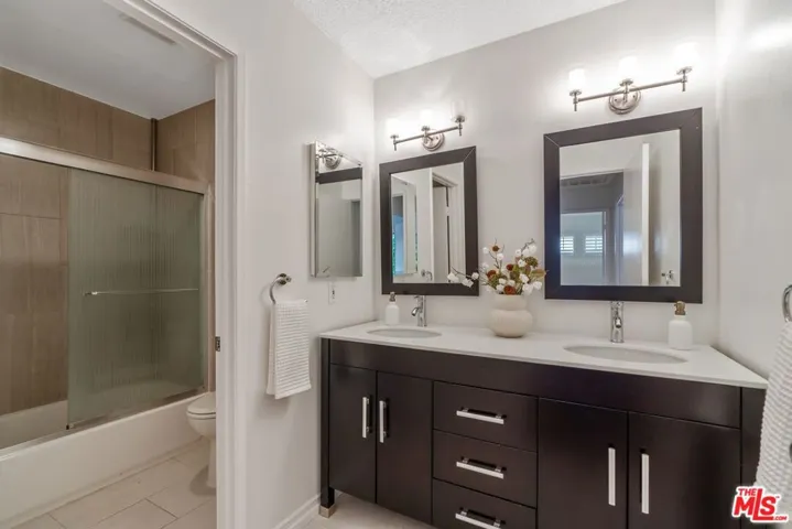 15050 Sherman Way 210, Van Nuys, California 91405