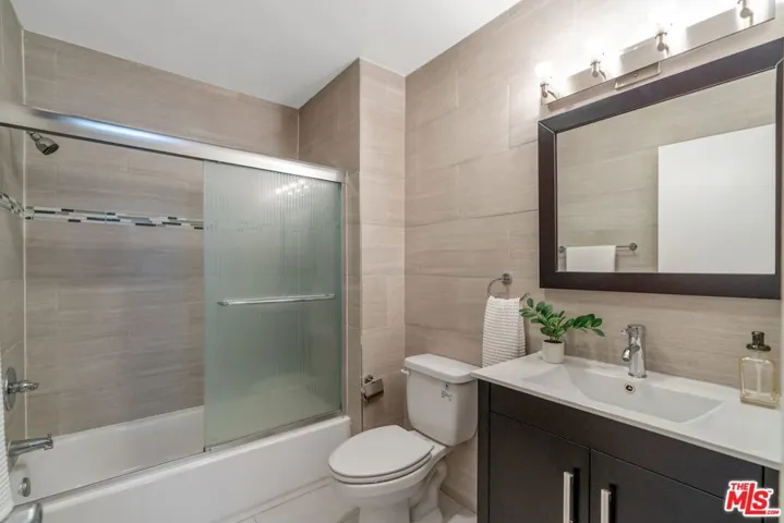 15050 Sherman Way 210, Van Nuys, California 91405