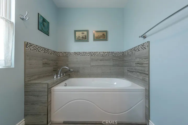 Primary Bathroom Tub
