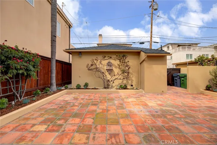 333 5th Street, Manhattan Beach, California 90266