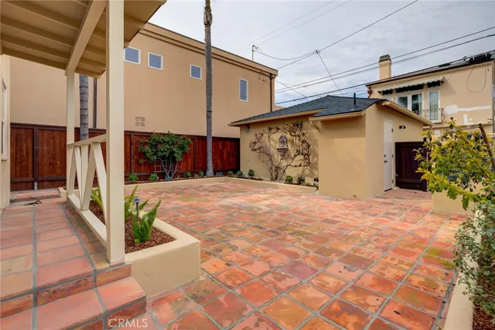 333 5th Street, Manhattan Beach, California 90266