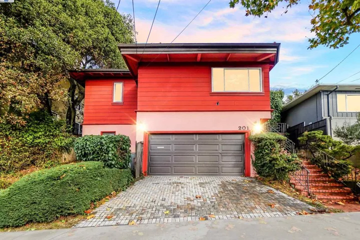 201 Amherst Ave, Kensington, California 94708