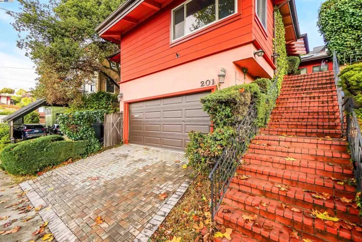 201 Amherst Ave, Kensington, California 94708
