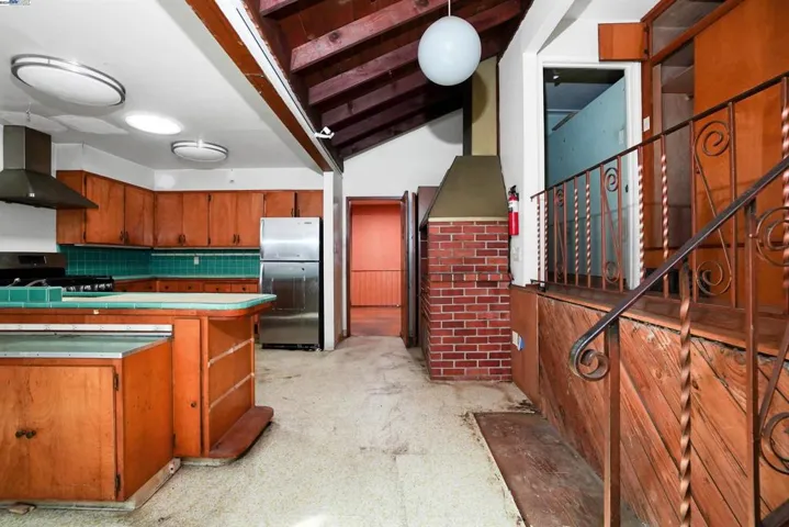 201 Amherst Ave, Kensington, California 94708