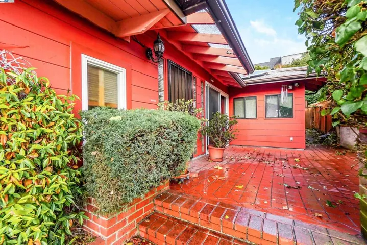 201 Amherst Ave, Kensington, California 94708