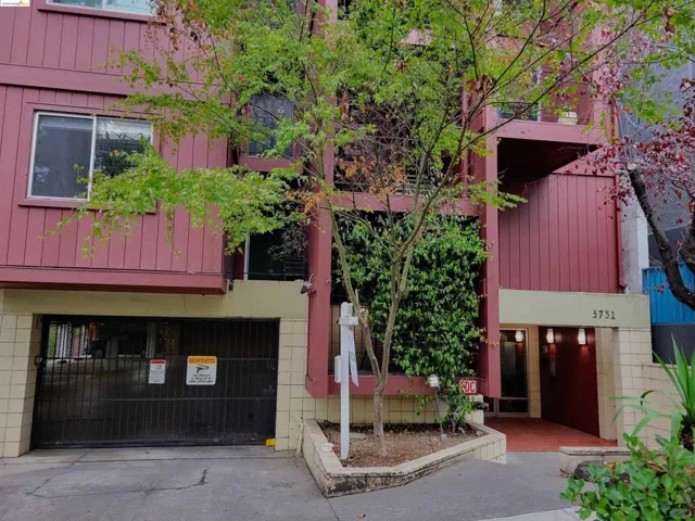 3751 Harrison St 105, Oakland, California 94611
