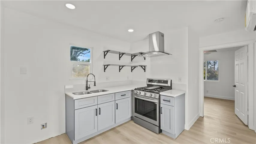 960 Chestnut Avenue, Redlands, California 92373