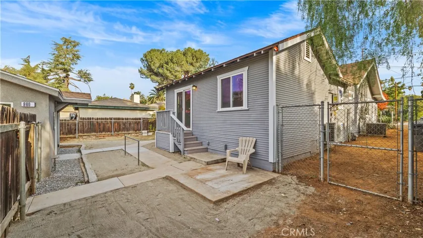 960 Chestnut Avenue, Redlands, California 92373