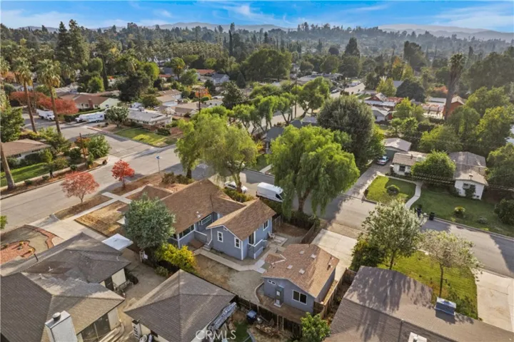 960 Chestnut Avenue, Redlands, California 92373