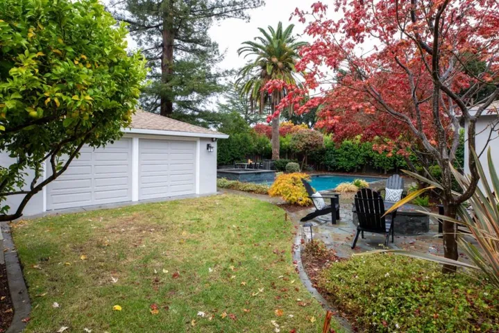 345 Arboleda Drive, Los Altos, California 94024