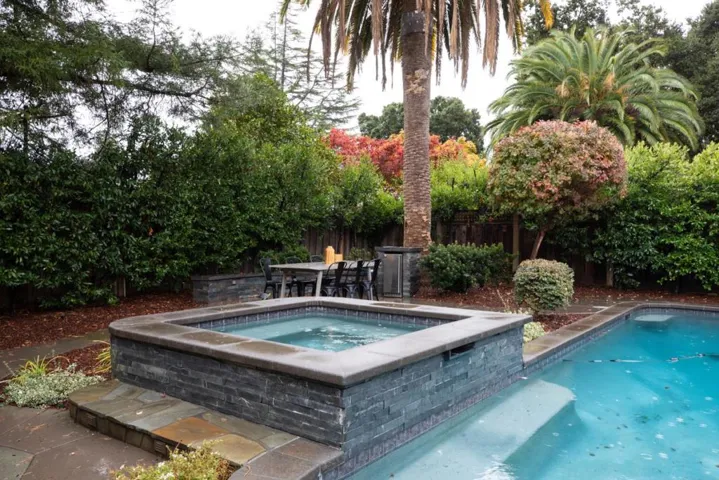 345 Arboleda Drive, Los Altos, California 94024
