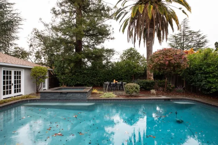 345 Arboleda Drive, Los Altos, California 94024