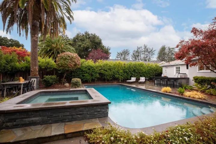 345 Arboleda Drive, Los Altos, California 94024