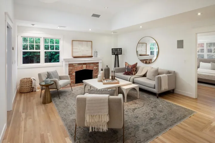 345 Arboleda Drive, Los Altos, California 94024
