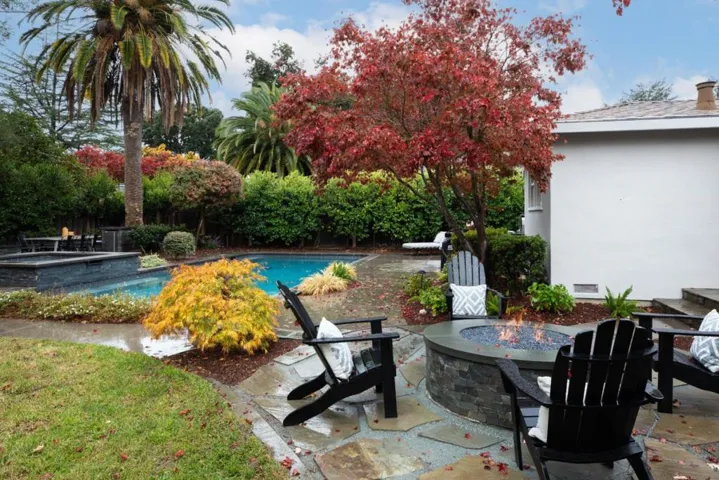 345 Arboleda Drive, Los Altos, California 94024