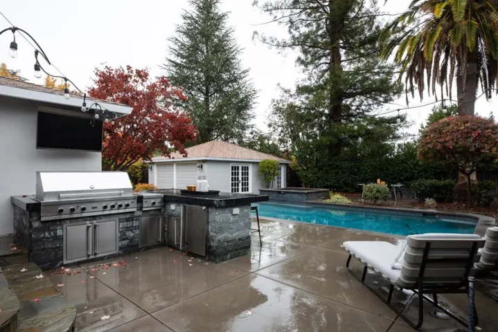 345 Arboleda Drive, Los Altos, California 94024