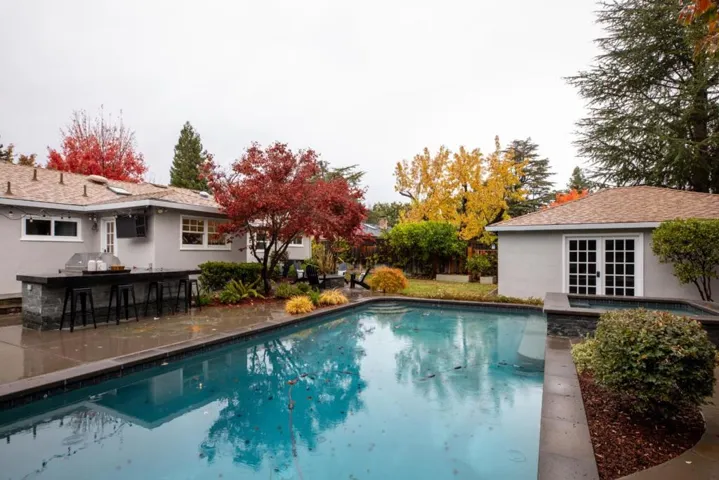 345 Arboleda Drive, Los Altos, California 94024