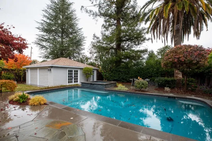 345 Arboleda Drive, Los Altos, California 94024