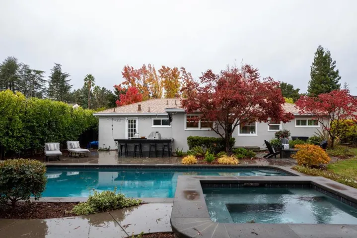 345 Arboleda Drive, Los Altos, California 94024