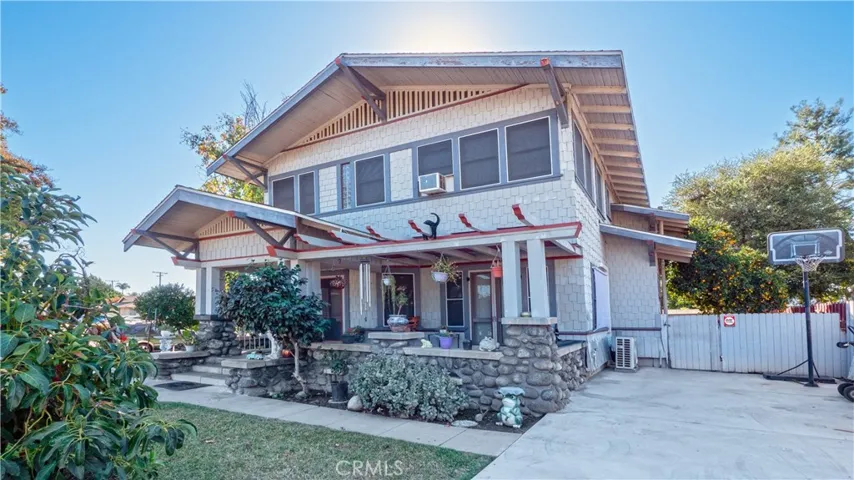 174 E Navilla Place, Covina, California 91723