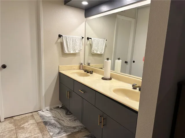 21500 Califa Street 192, Woodland Hills, California 91367