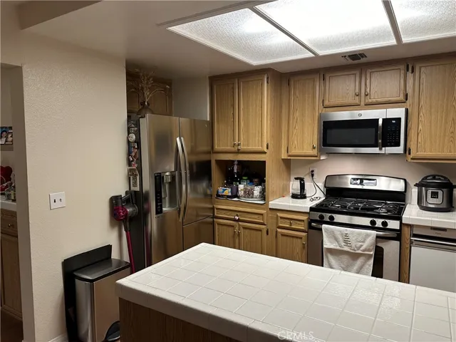 21500 Califa Street 192, Woodland Hills, California 91367