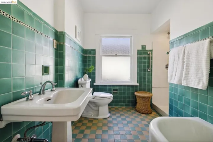 4000 Lakeshore Ave, Oakland, California 94610
