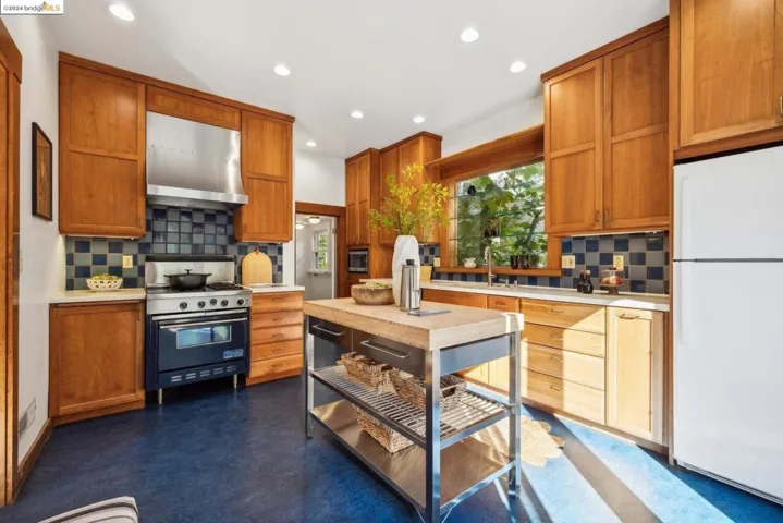 4000 Lakeshore Ave, Oakland, California 94610