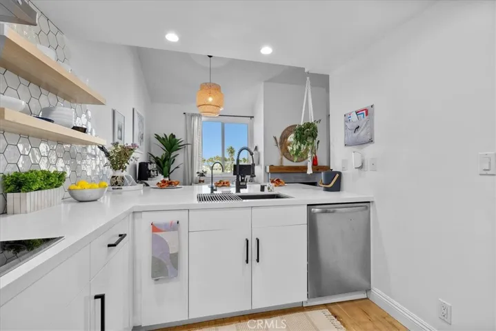 1007 S Catalina Avenue 211, Redondo Beach, California 90277