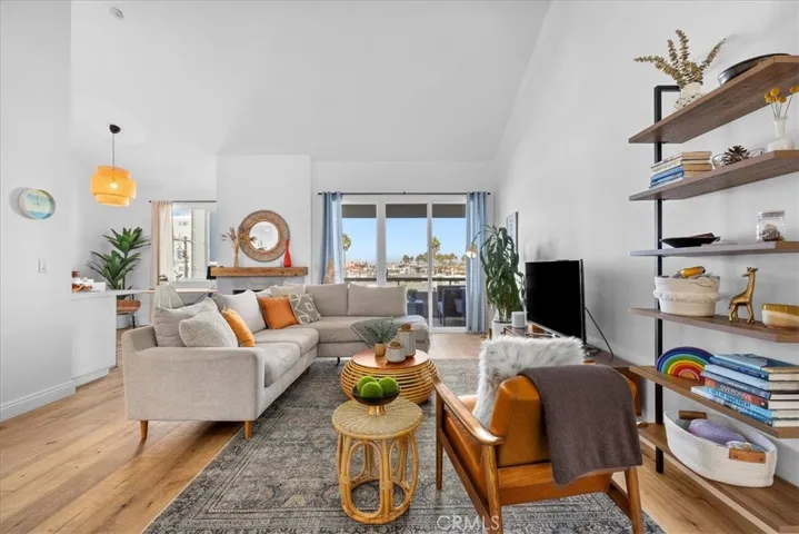 1007 S Catalina Avenue 211, Redondo Beach, California 90277