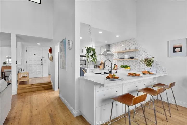 1007 S Catalina Avenue 211, Redondo Beach, California 90277