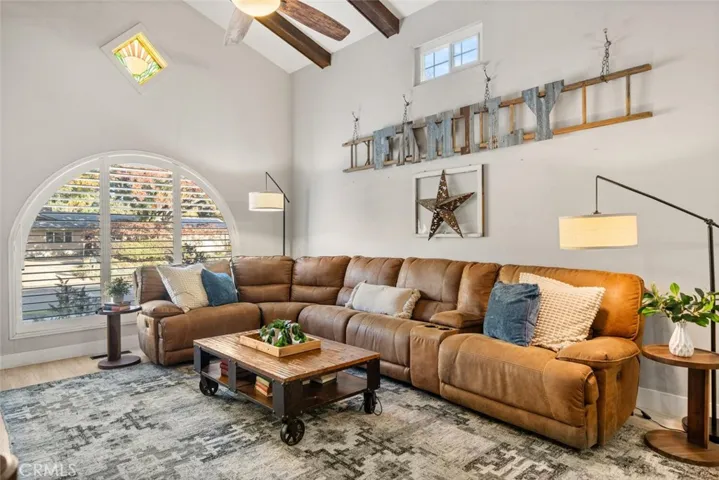 vaulted ceilings in mainliving room