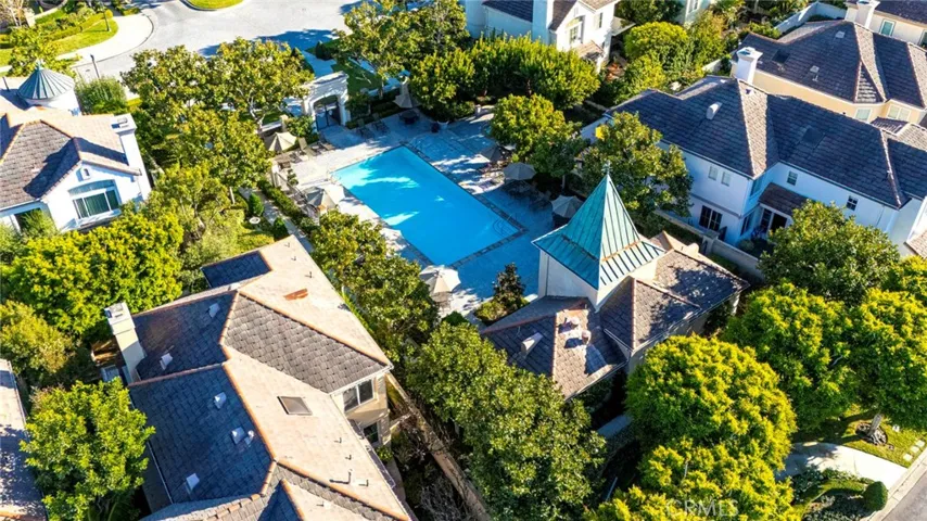 Community pool