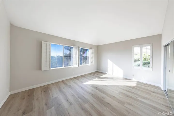 Spacious sunny Master with High Ceilings