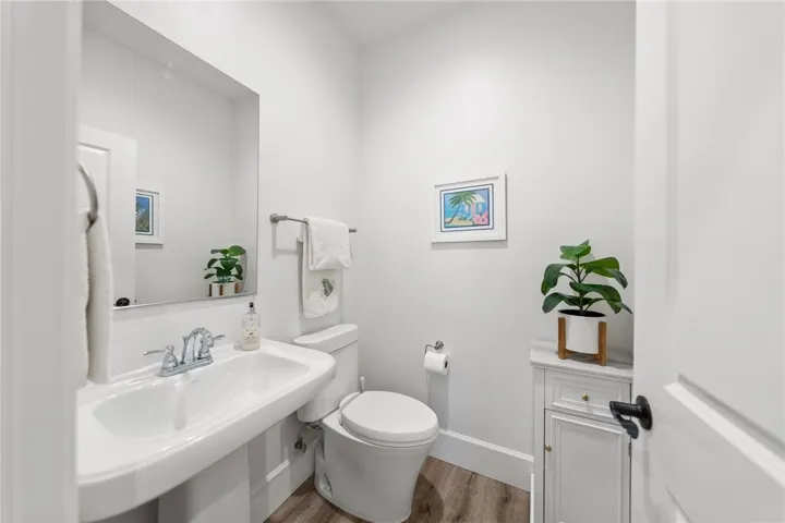 Secondary bath #2 (nearest secondary bath #1 & 2)