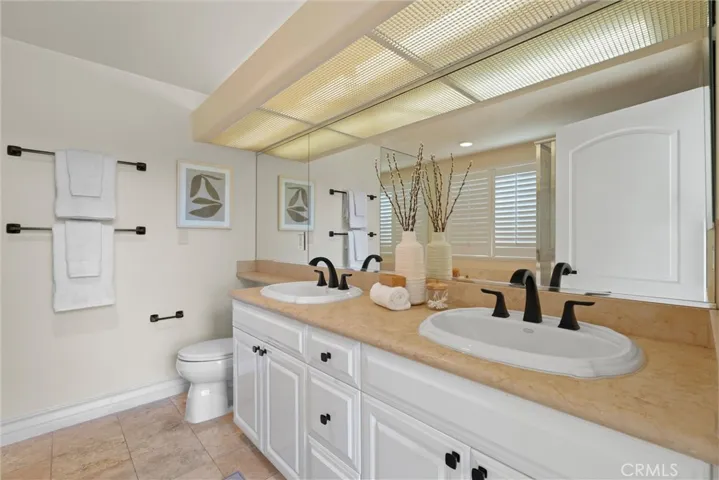 11359 Missouri Avenue, Los Angeles, California 90025