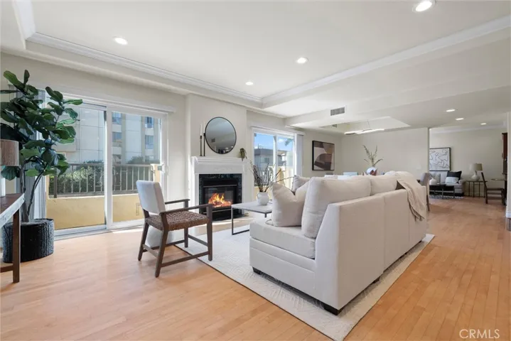 11359 Missouri Avenue, Los Angeles, California 90025
