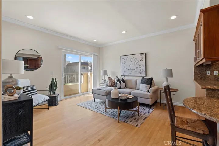 11359 Missouri Avenue, Los Angeles, California 90025