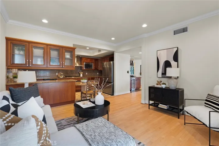 11359 Missouri Avenue, Los Angeles, California 90025