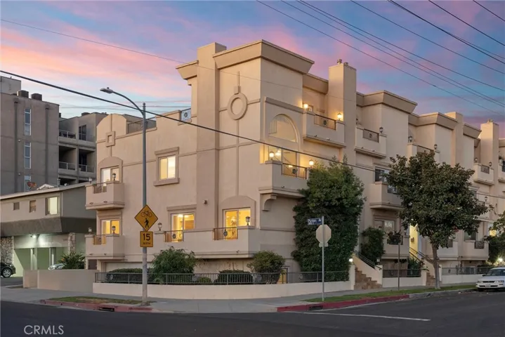 11359 Missouri Avenue, Los Angeles, California 90025