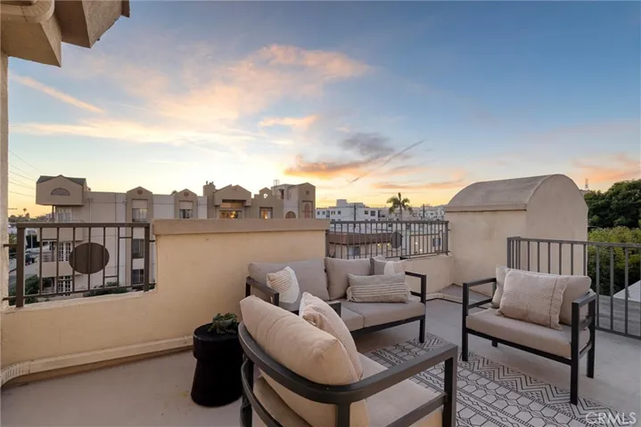 11359 Missouri Avenue, Los Angeles, California 90025