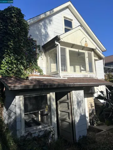2260 Buena Vista Ave, Alameda, California 94501