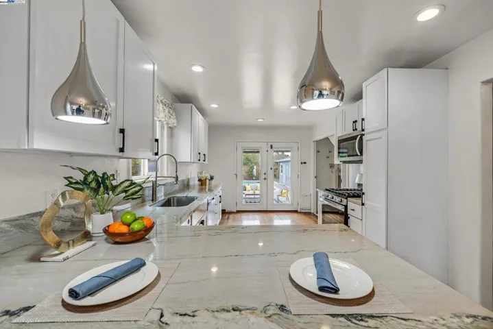 715 Dolores Ave, San Leandro, California 94577