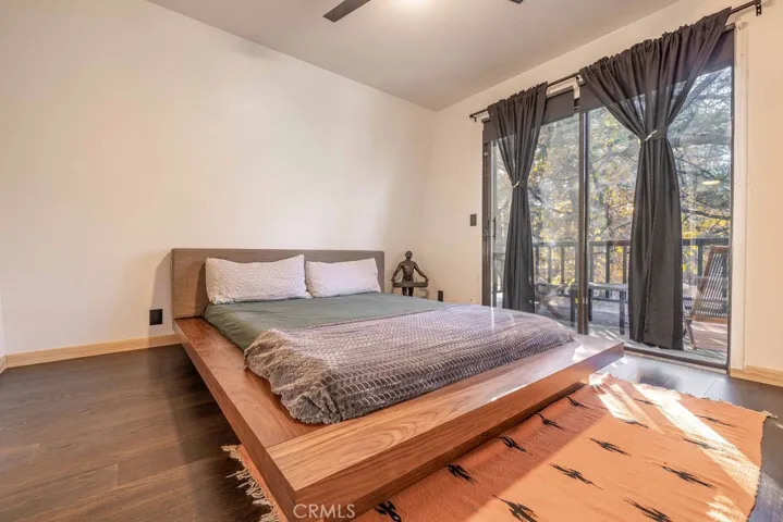 279 Los Angeles Avenue, Sugarloaf, California 92386