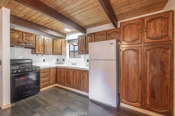 279 Los Angeles Avenue, Sugarloaf, California 92386