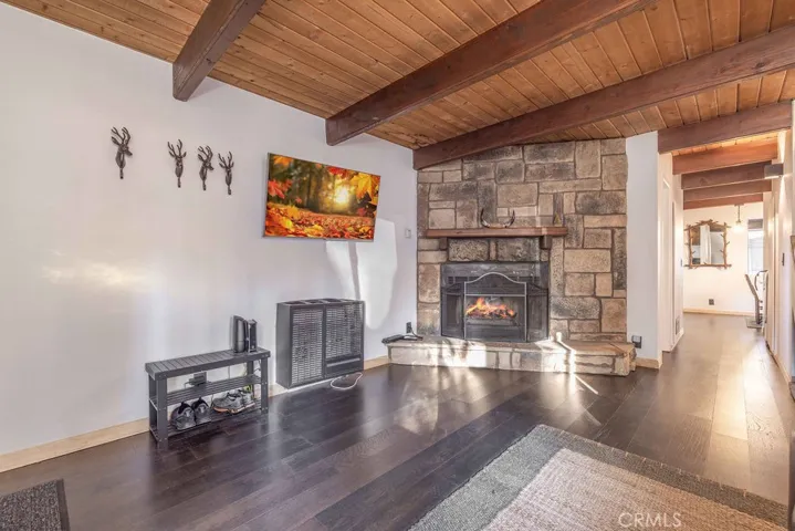 279 Los Angeles Avenue, Sugarloaf, California 92386