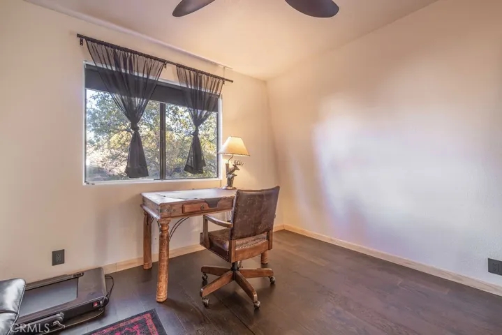 279 Los Angeles Avenue, Sugarloaf, California 92386